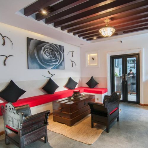 La Rose Suites Hotel