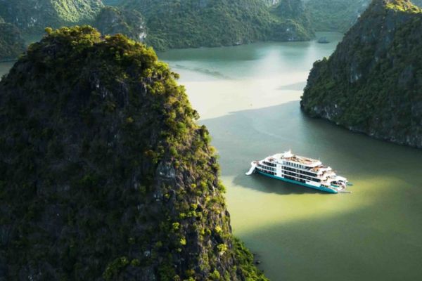 Halong Bay Cruise: Useful tips & Which one to choose
