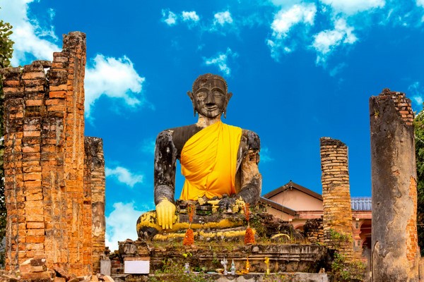 Day 06: Xieng Khuang - Muang Khoun - Flight to Vientiane