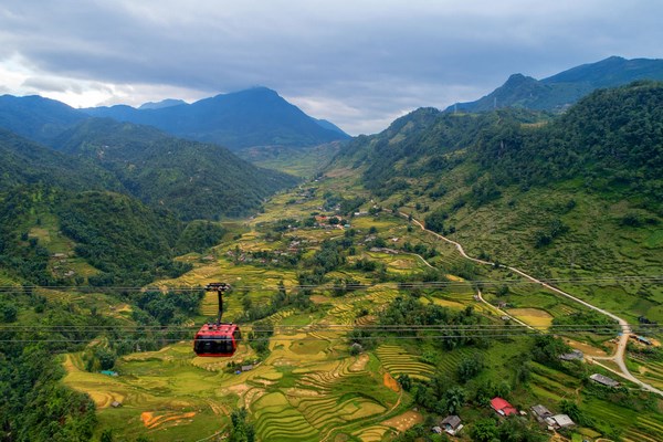 Day 11: Sapa - Fanxipan peak - Drive to Hanoi