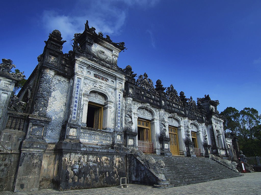 hue khai dinh tomb