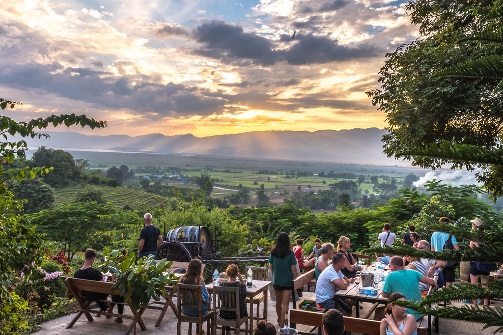 heho, Red Mountain Estate