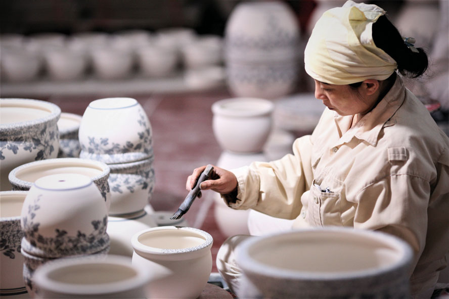 hanoi Bat Trang Pottery Village