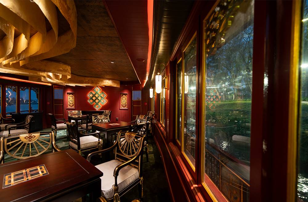 Dinner on Hueritage Cruise